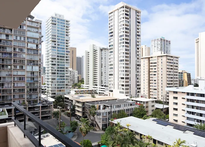 Wayfinder Waikiki - Voted Top 10 Best Hotels In Hawaii!