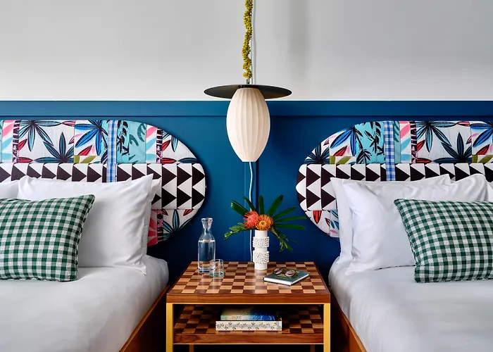 Wayfinder Waikiki - Voted Top 10 Best Hotels In Hawaii!